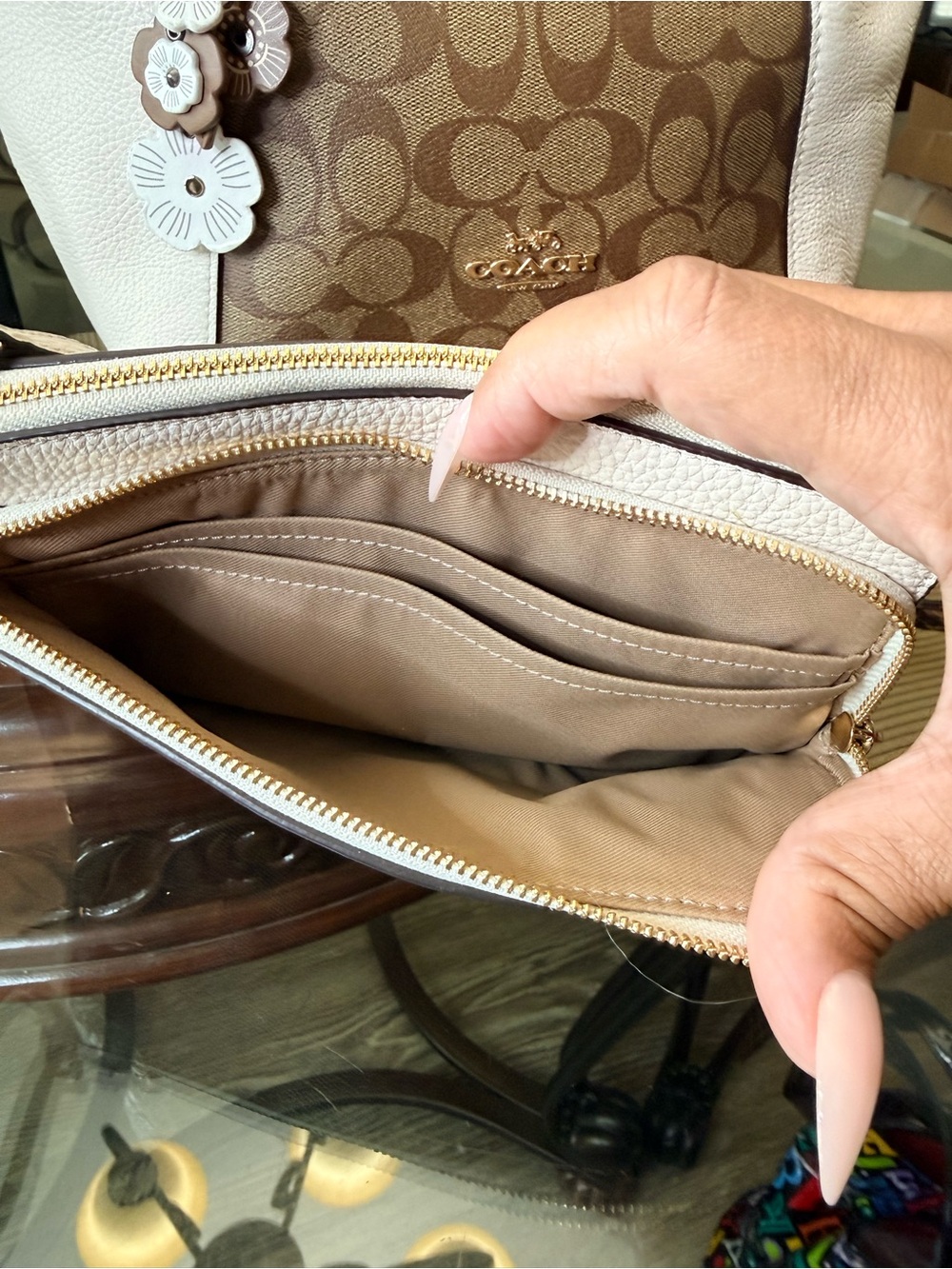 Coach Signature Kelsey Canvas Leather Bag w/ Wristlet CHARM NOT INCLUDED - Picture 5 of 6